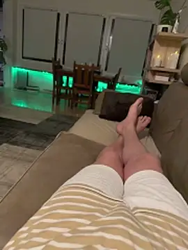 Snapshot of elysmay chatting on April 12, 11:21 pm elysmay online show from April 12, 11:21 pm