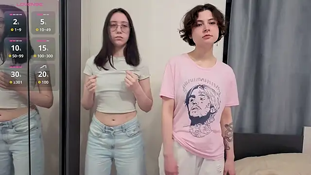 Snapshot of AllisonKierce chatting on April 12, 3:11 am AllisonKierce online show from April 12, 3:11 am