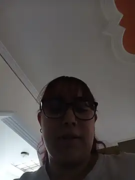 Snapshot of AliceScoot_ chatting on June 3, 6:13 pm AliceScoot online show from June 3, 6:13 pm