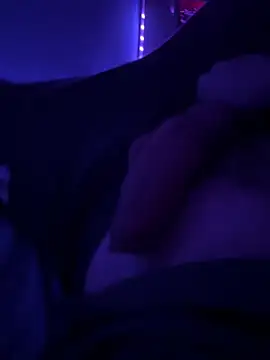 Snapshot of CazzoneCulone08 chatting on April 12, 7:41 pm CazzoneCulone08 online show from April 12, 7:41 pm