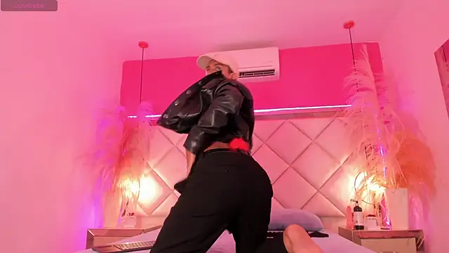 SamyBrownn online show from April 24, 6:21 pm