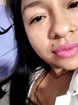 alisonnturbay online show from June 25, 2:44 am