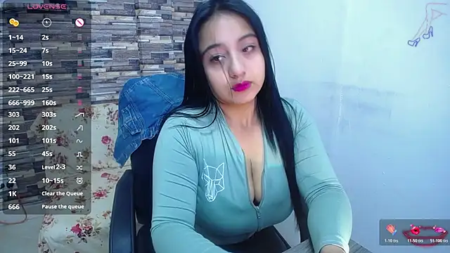 Snapshot of miaboobss chatting on July 13, 1:25 pm miaboobss online show from July 13, 1:25 pm