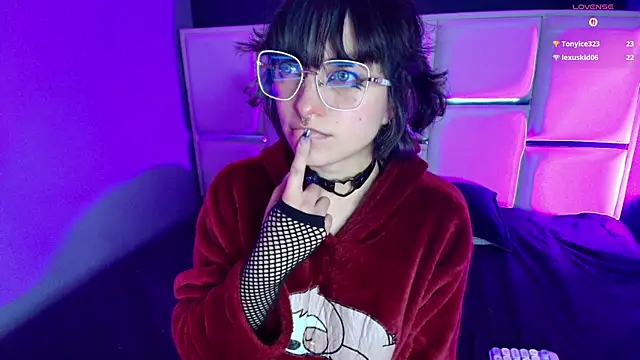 BadEmyXO online show from July 16, 4:18 am
