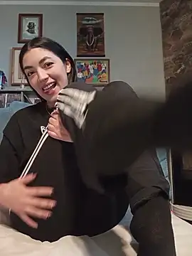 Snapshot of thailycupcake chatting on April 14, 1:17 pm thailycupcake online show from April 14, 1:17 pm