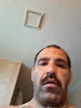 Snapshot of fitguy4u chatting on May 12, 4:37 pm fitguy4u online show from May 12, 4:37 pm