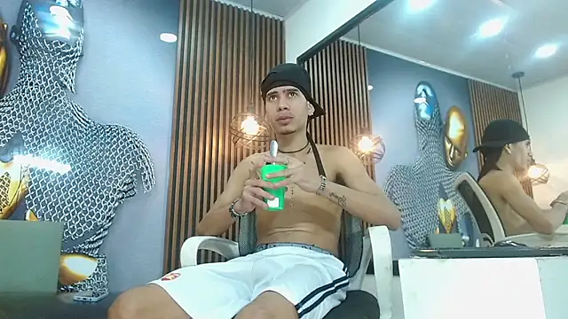Skinny cute Alyer online show from May 5, 2:08 am