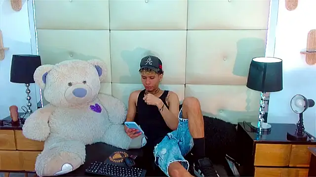Skinny cute Alyer online show from July 2, 2:33 am
