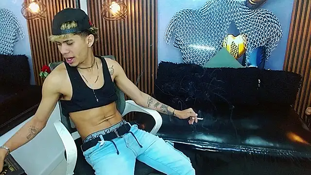 Skinny cute Alyer online show from July 5, 2:40 am