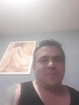 Snapshot of Ismael993A chatting on April 20, 1:47 pm Ismael993A online show from April 20, 1:47 pm