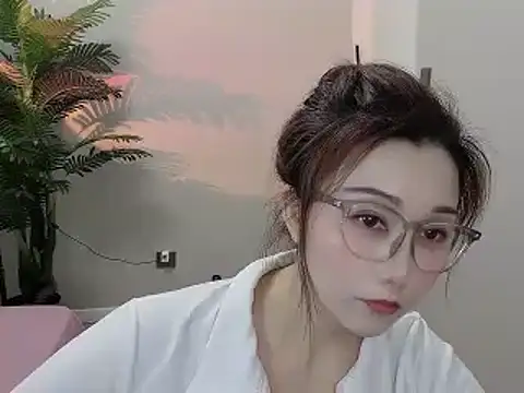 Yunxi- online show from April 16, 1:01 pm