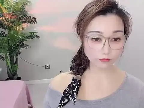 Yunxi- online show from April 26, 1:20 pm