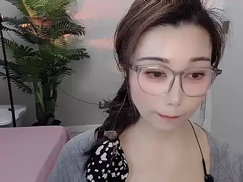Yunxi- online show from April 27, 1:47 am
