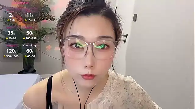 Yunxi- online show from May 12, 2:14 pm