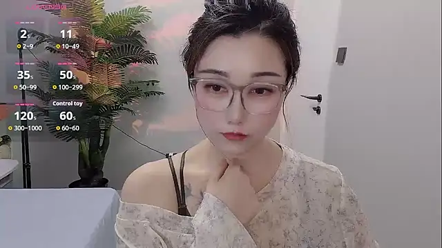 Yunxi- online show from May 16, 2:16 pm
