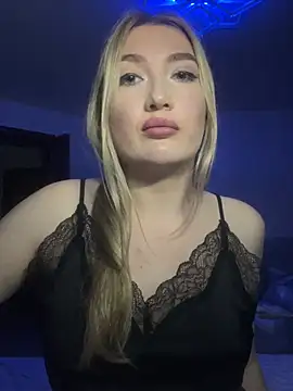 Snapshot of Mira_royy chatting on May 27, 5:54 pm Mira royy online show from May 27, 5:54 pm