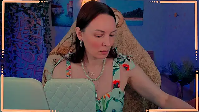 LanaRadiance online show from June 15, 11:45 am