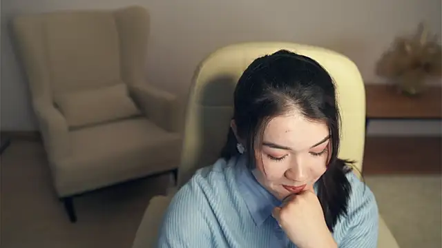 Snapshot of ShanaYock chatting on April 11, 1:59 pm ShanaYock online show from April 11, 1:59 pm