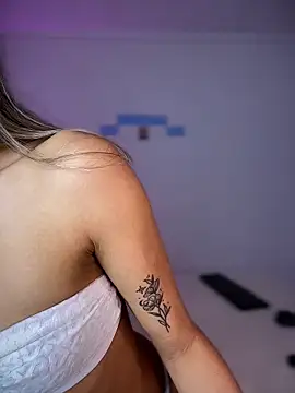 SweetTroubleeX online show from April 16, 2:40 pm