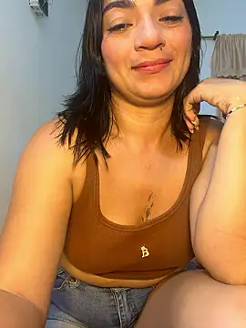 Snapshot of princess_Curves chatting on May 23, 1:33 am princess Curves online show from May 23, 1:33 am