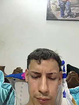 Snapshot of SsebasSN17 chatting on April 11, 11:53 pm SsebasSN17 online show from April 11, 11:53 pm