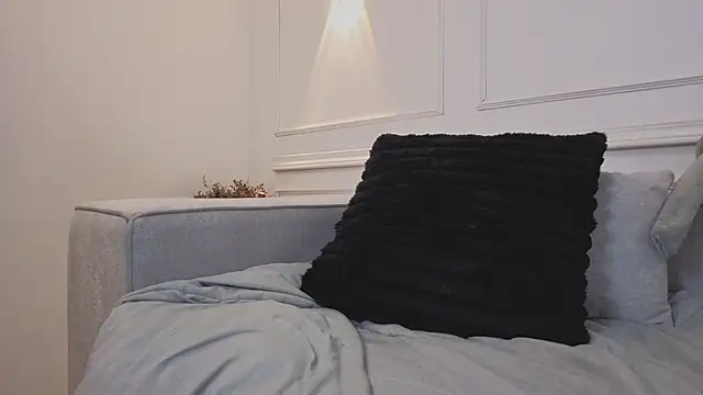 Snapshot of giigii_hadidd chatting on June 19, 7:06 pm giigii hadidd online show from June 19, 7:06 pm