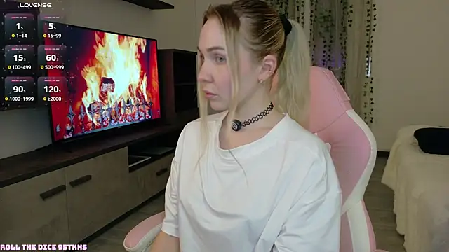 Snapshot of xxYourHoney chatting on April 10, 11:42 pm xxYourHoney online show from April 10, 11:42 pm