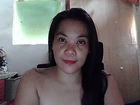 holdmetight21 online show from April 18, 5:33 am