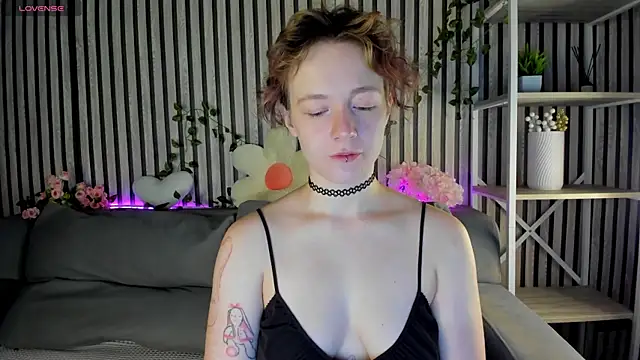 Ricki Bloom online show from July 16, 1:11 am