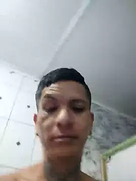 Snapshot of elchamogabotiktok chatting on April 23, 10:03 am elchamogabotiktok online show from April 23, 10:03 am