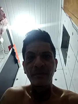 Snapshot of elchamogabotiktok chatting on May 23, 11:25 am elchamogabotiktok online show from May 23, 11:25 am