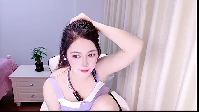Sunny-cc online show from April 23, 1:57 pm