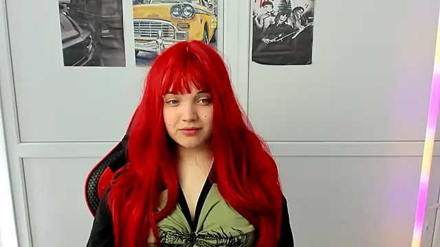 Snapshot of Caroline_cutte chatting on April 23, 7:30 am Caroline cutte online show from April 23, 7:30 am