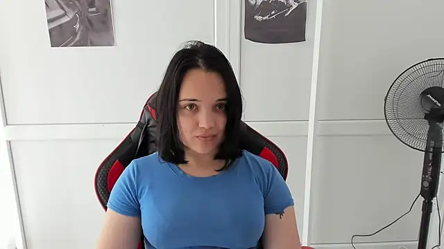 Snapshot of Caroline_cutte chatting on June 3, 9:56 am Caroline cutte online show from June 3, 9:56 am