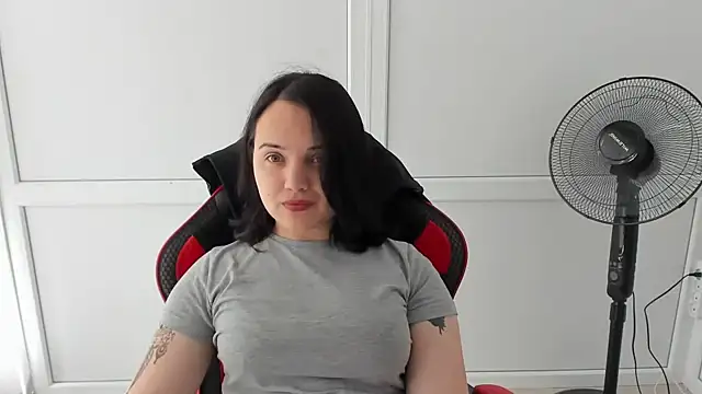 Snapshot of Caroline_cutte chatting on June 10, 6:56 am Caroline cutte online show from June 10, 6:56 am