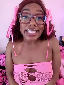 ChocolatCoveredStrawberry online show from April 10, 6:45 pm