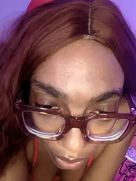 ChocolatCoveredStrawberry online show from April 19, 7:07 am