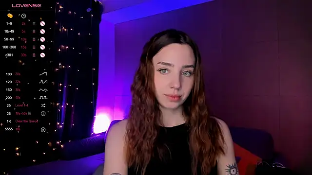 Snapshot of CharliGrace_ chatting on April 25, 8:06 am CharliGrace online show from April 25, 8:06 am