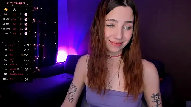 Snapshot of CharliGrace_ chatting on April 25, 1:41 pm CharliGrace online show from April 25, 1:41 pm