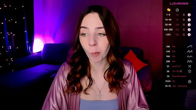Snapshot of CharliGrace_ chatting on May 24, 8:19 am CharliGrace online show from May 24, 8:19 am