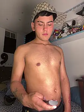 Noah  hot18 online show from April 18, 10:21 pm