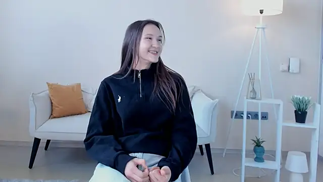 MellieLaliberte online show from April 18, 11:03 am