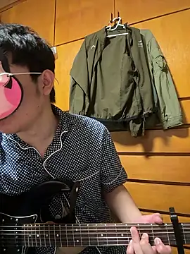 Snapshot of zarokkubokki chatting on May 19, 2:23 pm zarokkubokki online show from May 19, 2:23 pm