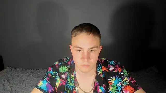 Snapshot of avrions chatting on April 16, 12:17 pm avrions online show from April 16, 12:17 pm