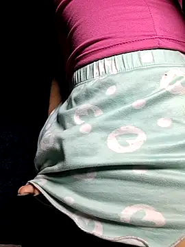 Snapshot of Izaurat chatting on April 11, 9:57 am Izaurat online show from April 11, 9:57 am