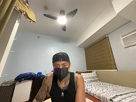 Snapshot of tattoo_hottie chatting on April 14, 2:34 pm tattoo hottie online show from April 14, 2:34 pm