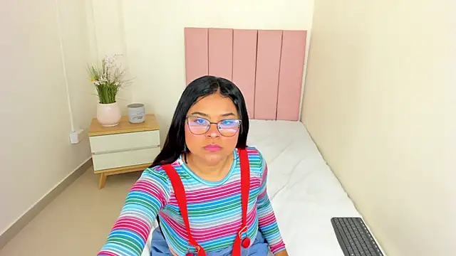 Mindy Claker online show from May 6, 12:21 pm
