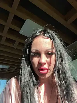 Snapshot of Alenka_ki chatting on April 27, 5:16 am Alenka ki online show from April 27, 5:16 am