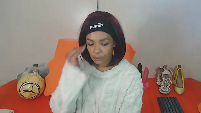 Snapshot of JazzyjazzXXX chatting on June 5, 7:25 am JazzyjazzXXX online show from June 5, 7:25 am