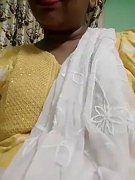 Snapshot of Monika_telugu_queen chatting on April 18, 7:40 pm Monika telugu queen online show from April 18, 7:40 pm